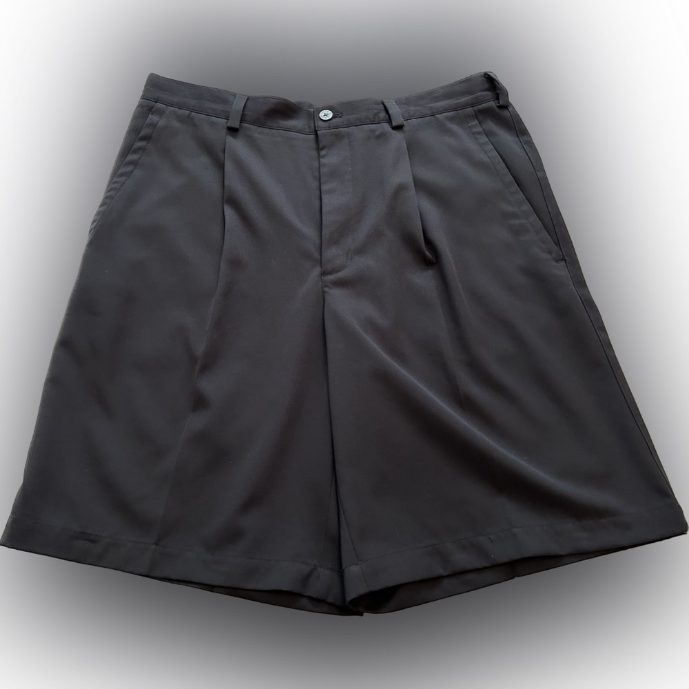 Men Nike Fit dry Golf shorts.